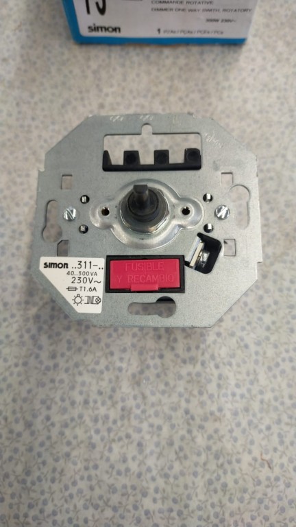 Comprar Regulador interruptor de luz de 300w simon 75 75311-39. Precio de  oferta