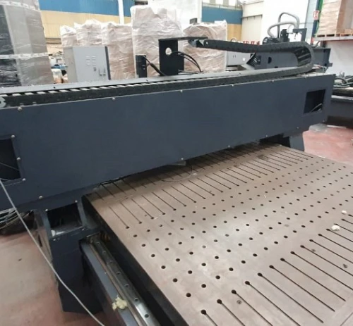 16. Fresadora CNC FA 3000VCT