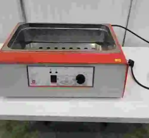 1. BAÑO TERMOSTÁTICO 20L. 200ºC BUNSEN  1607