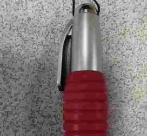 4. 500 UNIDADES BOLIGRAFOS CON CUERDA PARA COLGAR