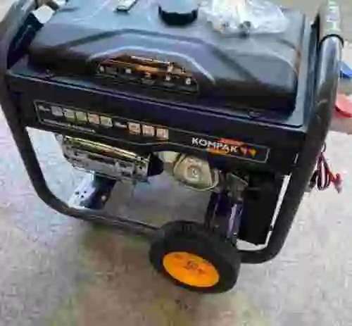 1. Generador Kompak Gasolina Full Power 10 KVA AVR