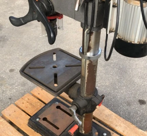 3. Taladro de columna IMAPORT TR-201T