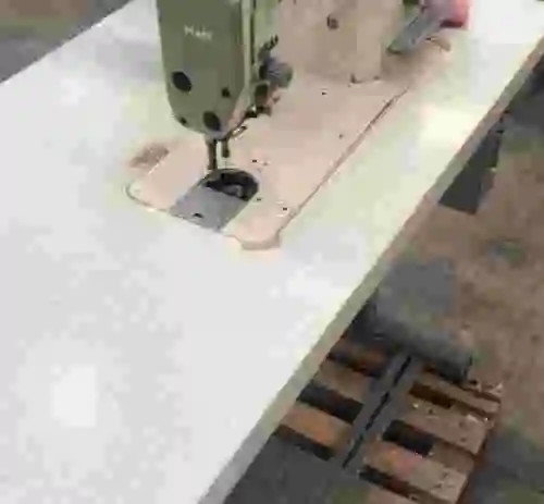 5. MAQUINA DE COSER PFAFF 1053