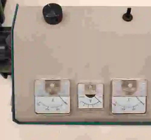 2. Voltimetro-amperimetro analógico + Pantalla ELO