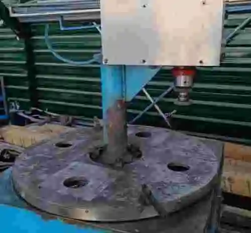 3. PRENSA HIDRAULICA PARA 4 MATRICES R.J.L 3500 X 4 ESPECIAL