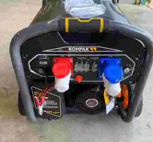 5. Generador Kompak Gasolina Full Power 10 KVA AVR