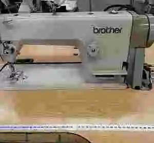 MAQUINA DE COSER BROTHER SL-755-3A CON MESA GRANDE