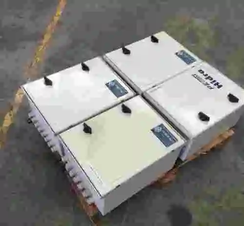 Cuatro cuadros eléctricos con maniobras electricas.
