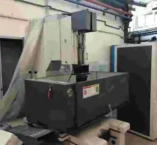 6. Máquina de erosión por penetración JOINT ZNC-540