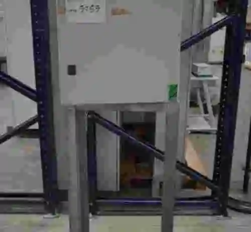 1. Cuadro eléctrico sobre estructura