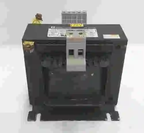 3. TRANSFORMADOR DE SEGURIDAD TELEMECANIQUE ABL-6TS40B