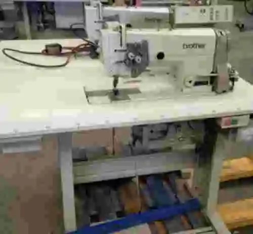 1. Lote de 2 máquinas de coser BROTHER TN-875B-905