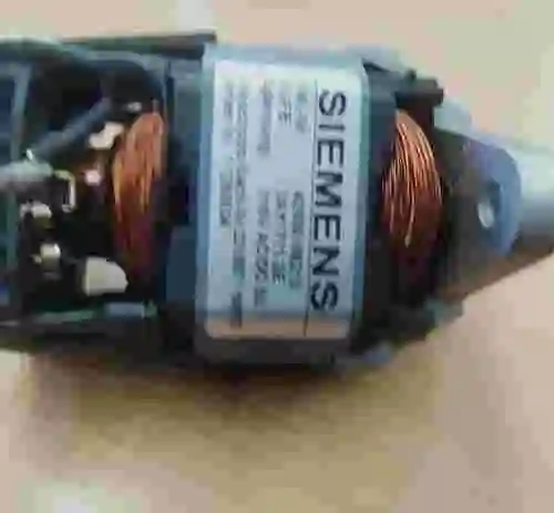 3. SIEMENS MOTOR MLFB 3AY1711-2E NUEVO