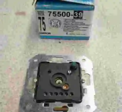1. TERMOSTATO ANALOGICO CALOR CON CONTACTO VENTANA SIMON 75500-39