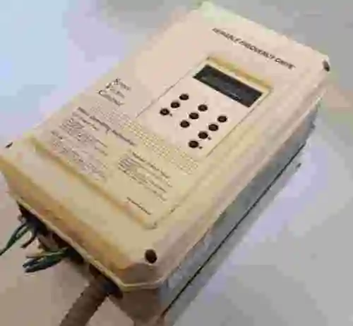 3. Variador de frecuencia LG SV055IS3-4