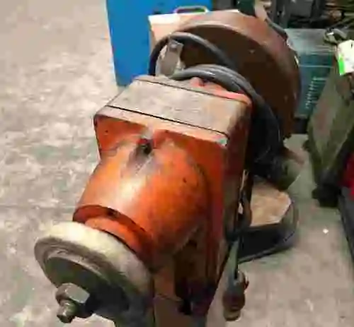 2. Esmeriladora Letag EC200