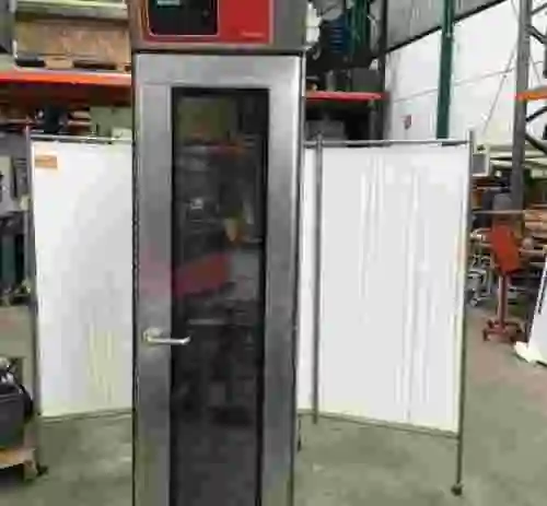 2. Horno de pan SALVA  para 22 bandejas.con programador
