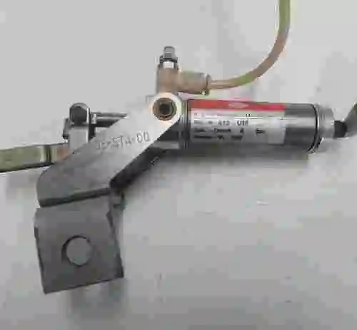 2. CILINDRO HORIZONTAL DESTACO D-61440 812-UM