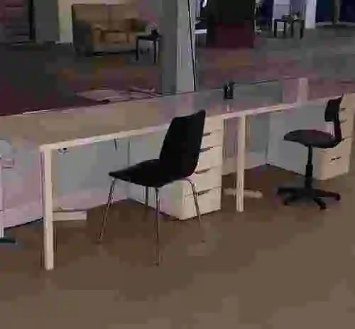 9. ESCRITORIO BLANCO + CAJONERA + SILLAS