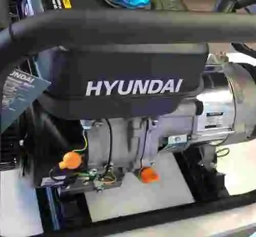 2. GENERADOR HYUNDAI GASOLINA 3000 RPM HY6000