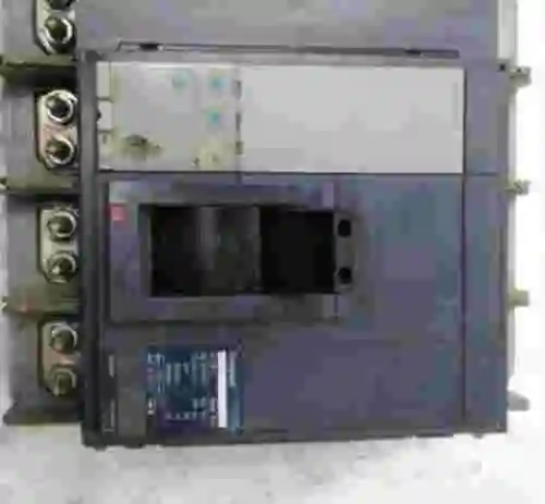 1. MERLIN GERIN COMPACT NS 1000 N IEC 60947-2 4 POLOS