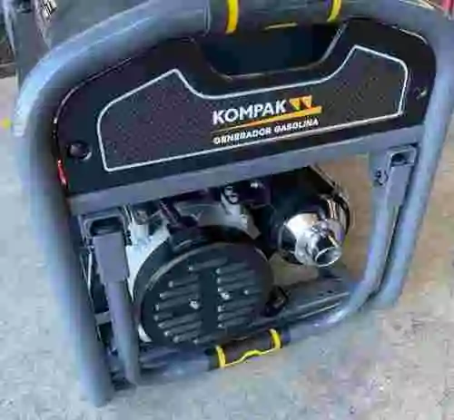 9. Generador Kompak Gasolina Full Power 10 KVA AVR