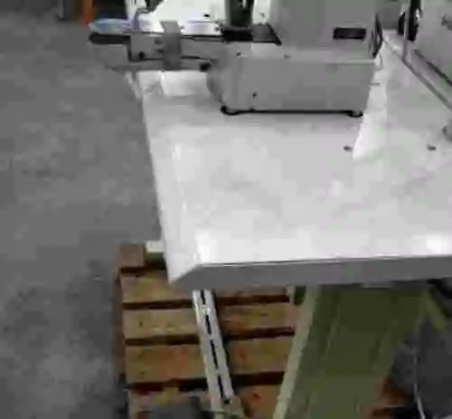 1. Máquina de coser BROTHER LK3-B430E-1