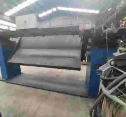 4. Robot con mesa volteadora MOTOMAN YR-HP20