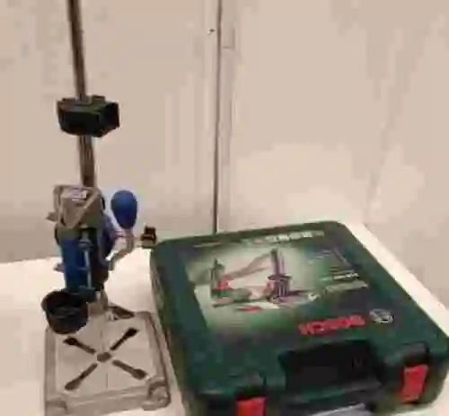 1. Soporte DREMEL WORKSTATION 220