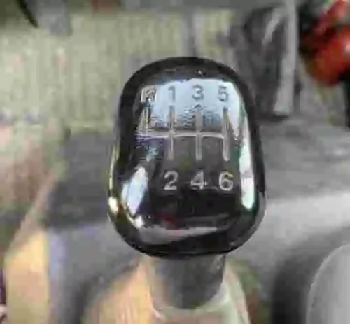 4. Camión Nissan atleon