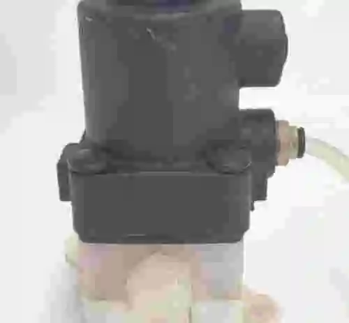4. VALVULA DE DIAFRAGMA DE PLASTICO GEMÜ DN12PN6PVDF