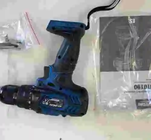 2. TALADRO ATORNILLADOR HYUNDAI 18 V 2 VELOCIDADES HYBT0190