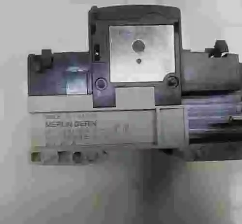 4. MERLIN GERIN VIGI NG 125 DISYUNTOR