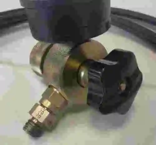 3. Unidad de carga y prueba HYDAC 250 BAR/ 3500 PSI