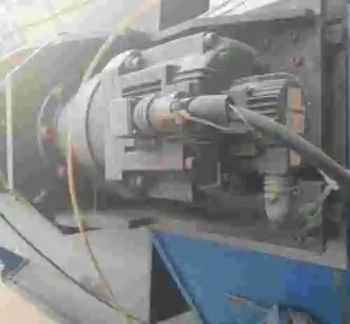12. Robot con mesa volteadora MOTOMAN YR-HP20