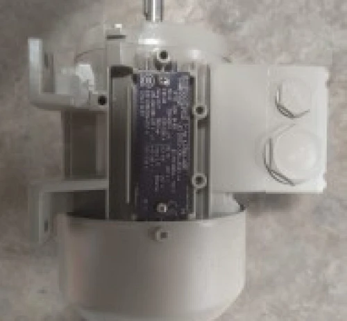 2. SIEMENS MOTOR D-91056 NUEVO.