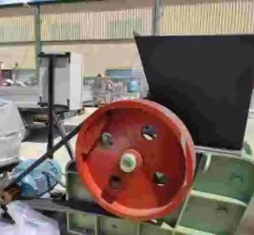 7. Prensa por aplastamiento de metales . Potencia 15 kw