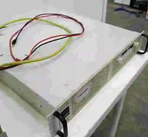 3. Fuente de alimentación TDK-LAMBDA GEN3300W