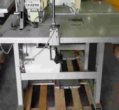 4. Lote de 2 máquinas de coser BROTHER F-40 DB2-B373-933
