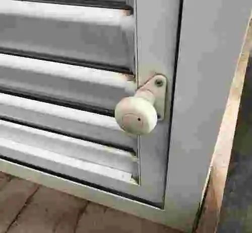 4. ¡NUEVO! 9 VENTANAS MALLORQUINAS DE ALUMINIO BLANCO