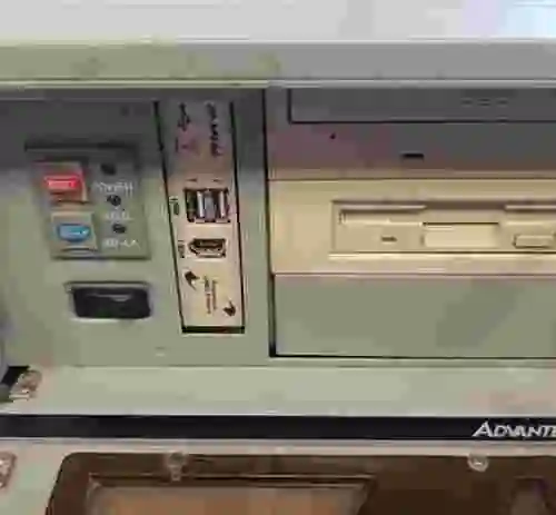3. Ordenador industrial Advantech 610  IPC-610PA-30ZF