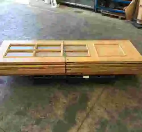 3. Lote de 6 puertas Interior  con cristal y con medidas 2030x725x35 y 2030x625x35