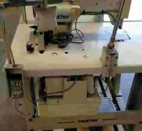 4. Lote de 2 máquinas de coser BROTHER F-40 DB2-B737-933