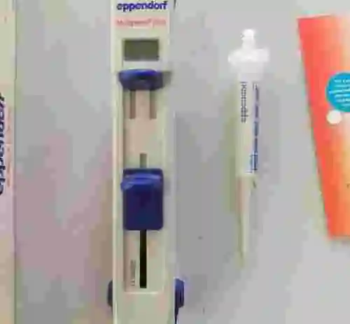 3. PIPETA MULTIDISPENSADORA EPPENDORF/ MULTIPETTE PLUS
