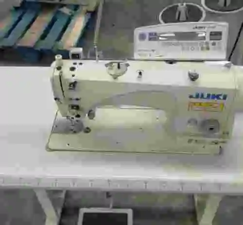 2. Máquina de coser JUKI CP-180 DLN-9010A-SS