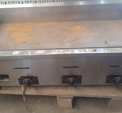 1. Plancha a gas industrial