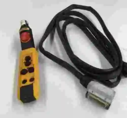 2. Nueva Botonera de 4 posiciones Abus HT 611-S IP 65 con manguera de 5 metros.