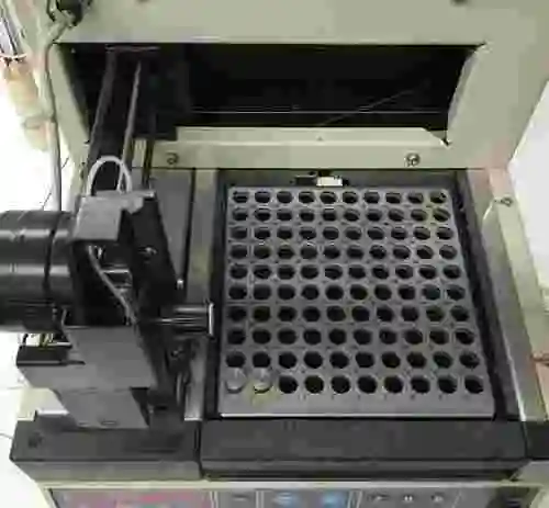 3. Cromotógrafo PerkinElmer ISS-100