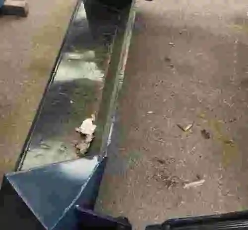 18. Dumper Agria basculante con pala Cargadora