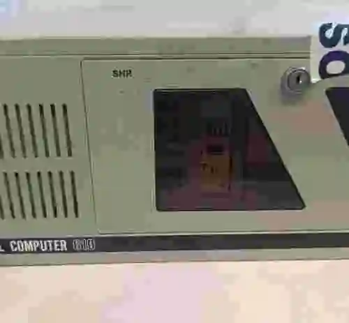 2. Ordenador industrial Advantech 610  IPC-610PA-30ZF